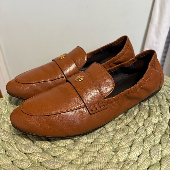 Tory Burch Ballet Bourbon Brown Leather Gold Logo Embellished Loafers - Picture 7 of 16